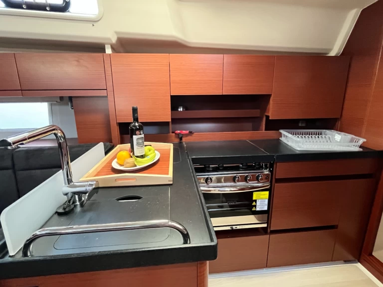 Hyr en Hanse Hanse 458 Lavrio 