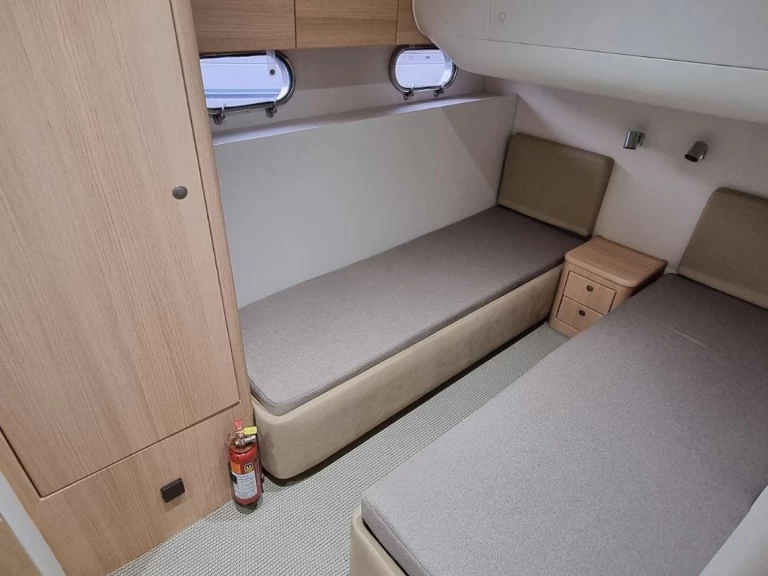 Hyra Motorbåt  med eller utan skeppare Princess Piraeus 