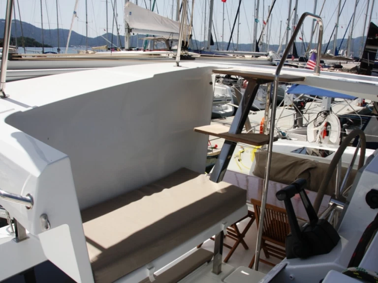 Båtuthyrning Fountaine Pajot Lucia 40 i Marmaris på Samboat 