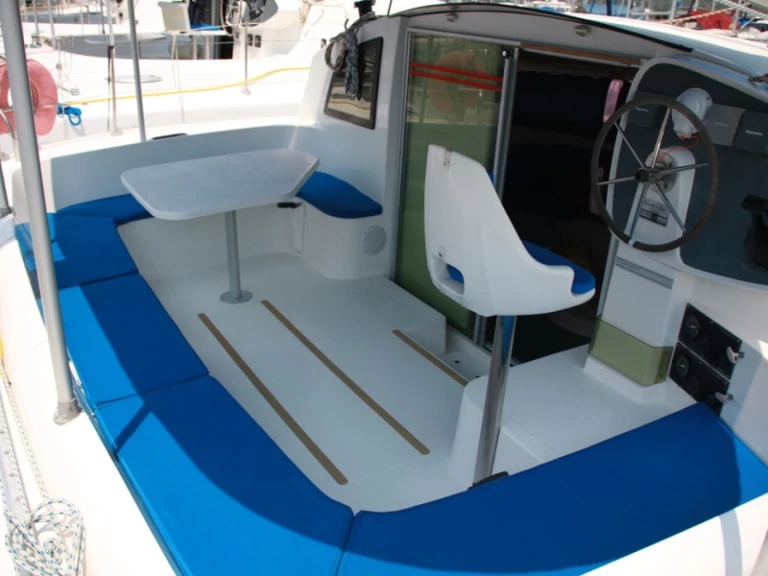 Hyr en Fountaine Pajot Athena 38 Marmaris 