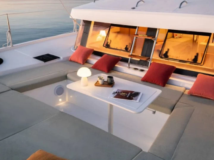 Bali Catamarans Bali Catsmart charter bareboat eller skeppad i Isola di Nisida