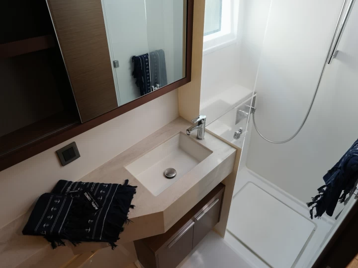 Hyr en Lagoon Lagoon 46 Salerno 