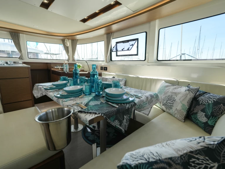 Yacht charter Salerno billig Lagoon 46