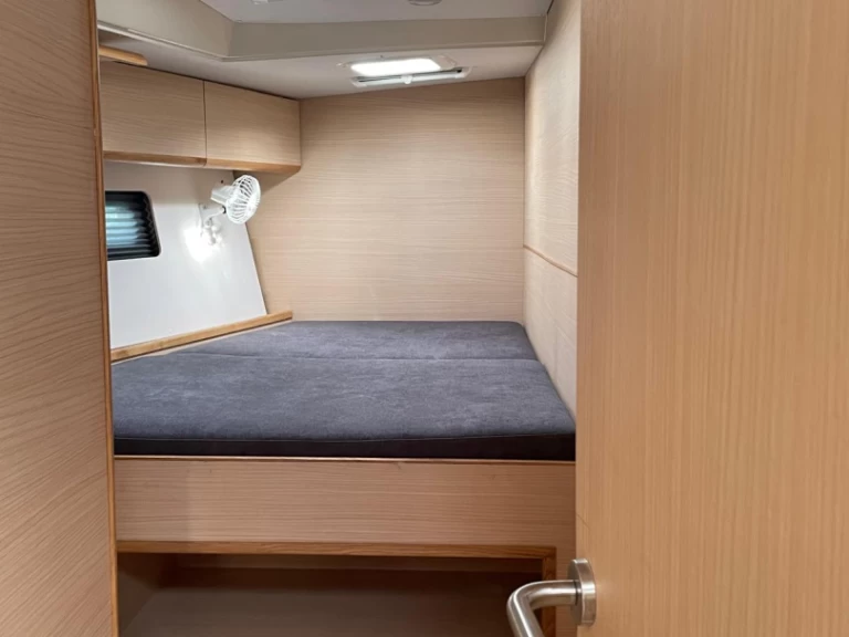 Hyra Segelbåt  med eller utan skeppare D&D Yacht Salerno 