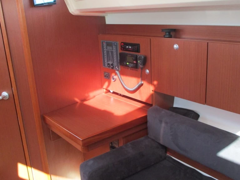 Yacht charter Altefähr billig Hanse 315