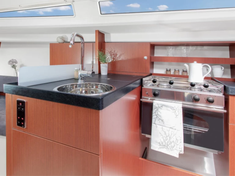 Yacht charter Altefähr billig Hanse 315
