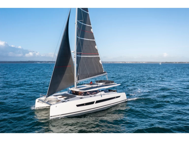 Hyr en Fountaine Pajot Aura 51 Hyeres 