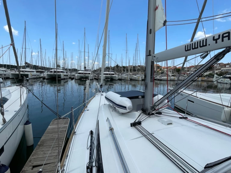 Hyra Segelbåt  med eller utan skeppare Bénéteau Šibenik  