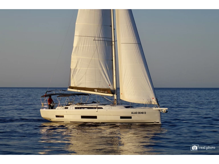 Uthyrning Furnari - Dufour Dufour 470 av Samboat 