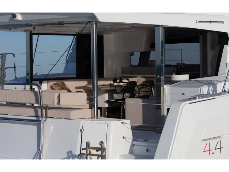 Hyra Katamaran  med eller utan skeppare Bali Cannigione 