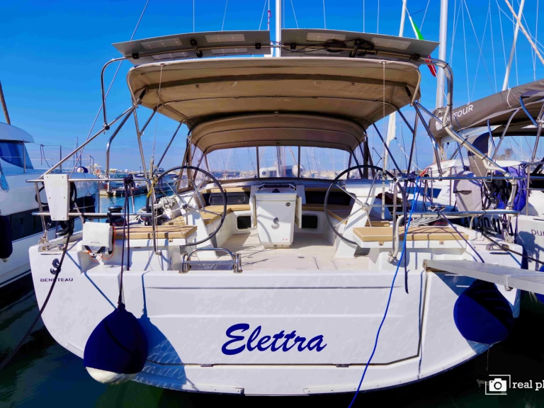 Hyr en Bénéteau Oceanis 51.1 Castellammare di Stabia 