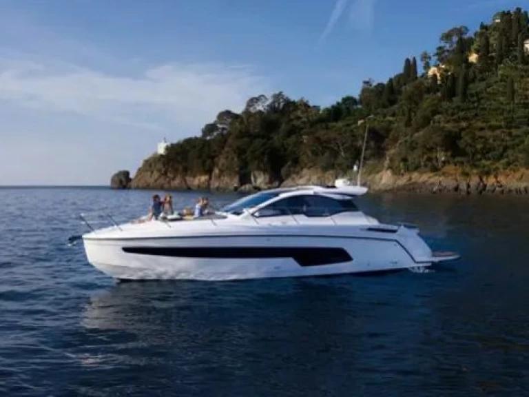Uthyrning Split  - Azimut Azimut Atlantis 45 av Samboat 