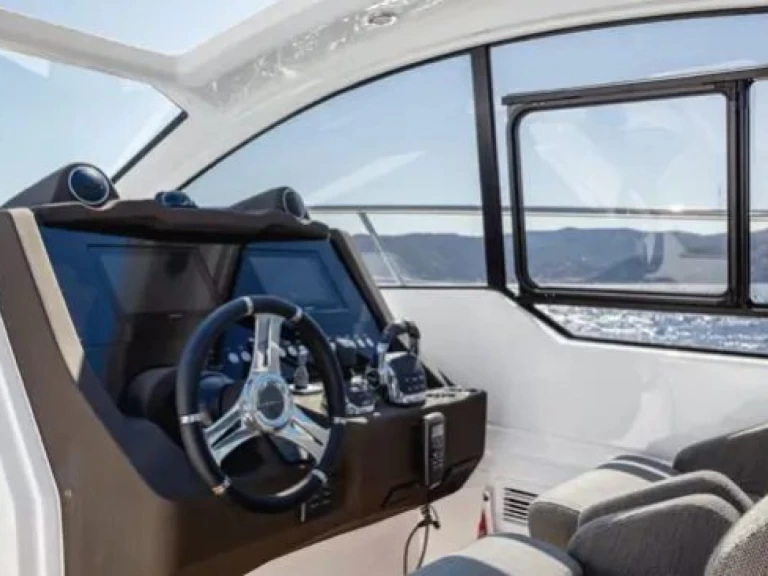 Hyr en Azimut Azimut Atlantis 45 Split  