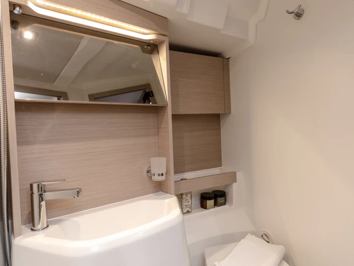 Bénéteau Oceanis 51.1 charter bareboat eller skeppad i Cannigione