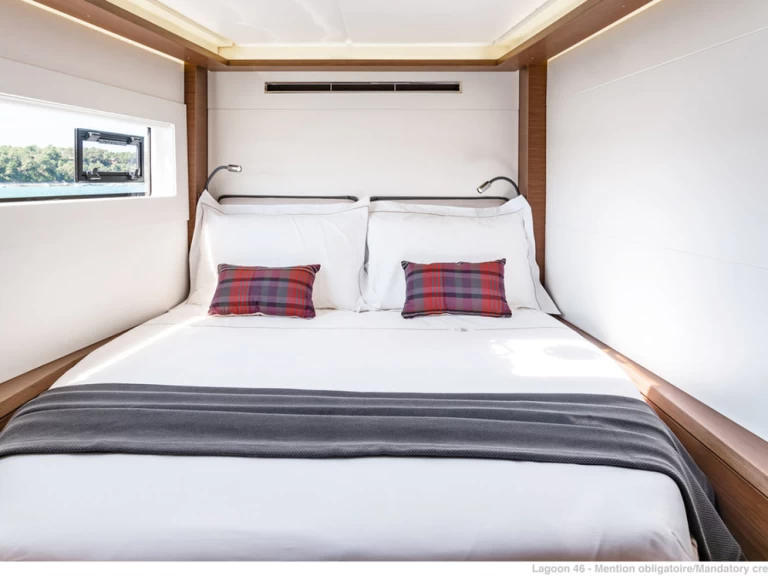 Lagoon Lagoon 46 charter bareboat eller skeppad i Furnari
