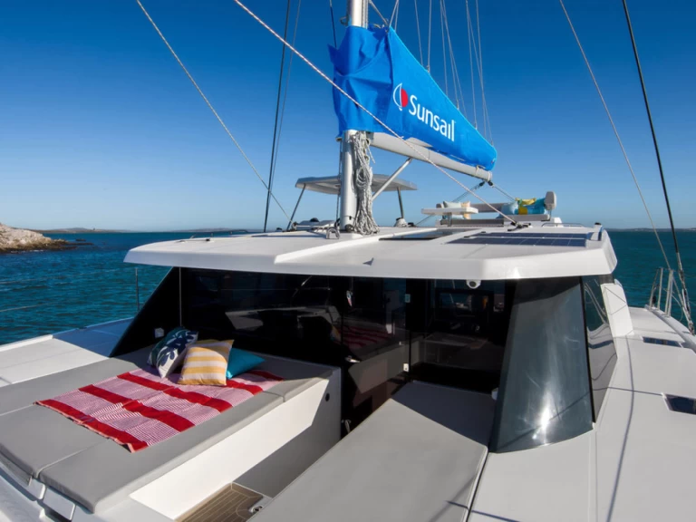  Sunsail 424/4/4 charter bareboat eller skeppad i Lefkáda