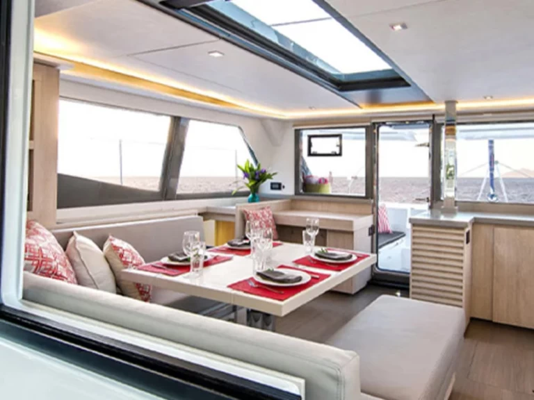 Yacht charter Marina (City) billig Leopard 45