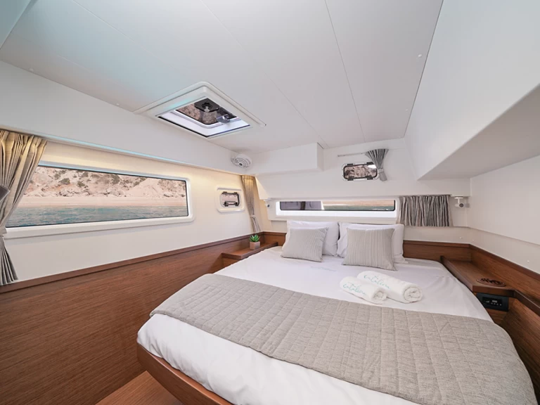 Lagoon Lagoon 42 charter bareboat eller skeppad i Preveza