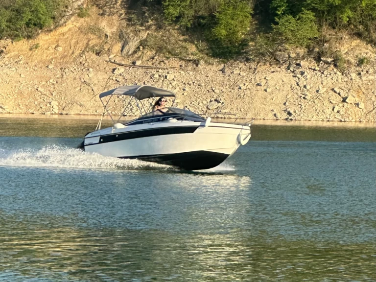 Hyra Motorbåt  med eller utan skeppare Jeanneau La Tour-du-Meix 