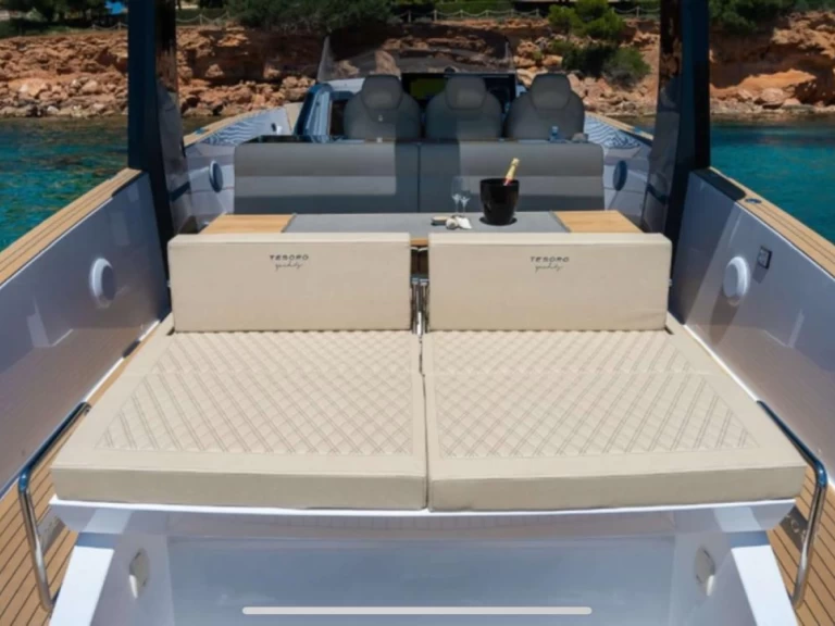 Hyra Motorbåt  med eller utan skeppare Tesoro Yatch Spanien  