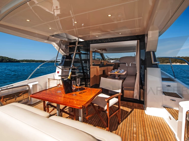 Båtuthyrning Bavaria Bavaria Virtess 420 i Sukošan på Samboat 