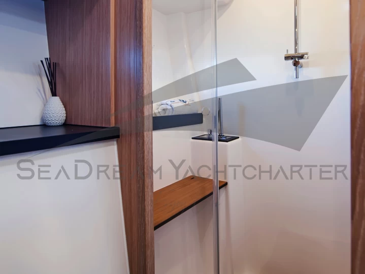 Hyra Motorbåt  med eller utan skeppare Bavaria Sukošan 