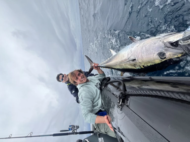 Yacht charter Hendaye billig Explorer 550