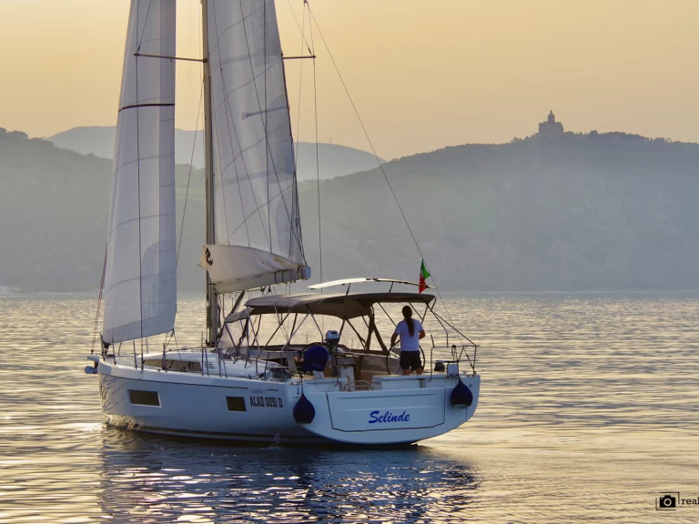 Hyr en Bénéteau Oceanis 51.1 Furnari 