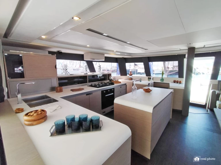 Uthyrning Castellammare di Stabia - Fountaine Pajot Samana 59 av Samboat 