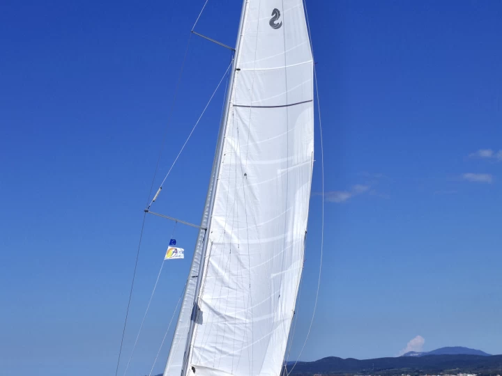 Hyr en Bénéteau Oceanis 51.1 Puntone 