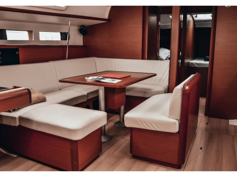 Hyr en Jeanneau Sun Odyssey 479 Arrecife 