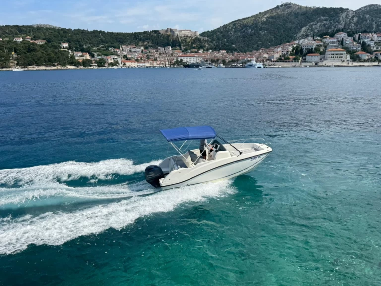 Uthyrning Motorbåt  i Hvar - Quicksilver Activ 555 Open