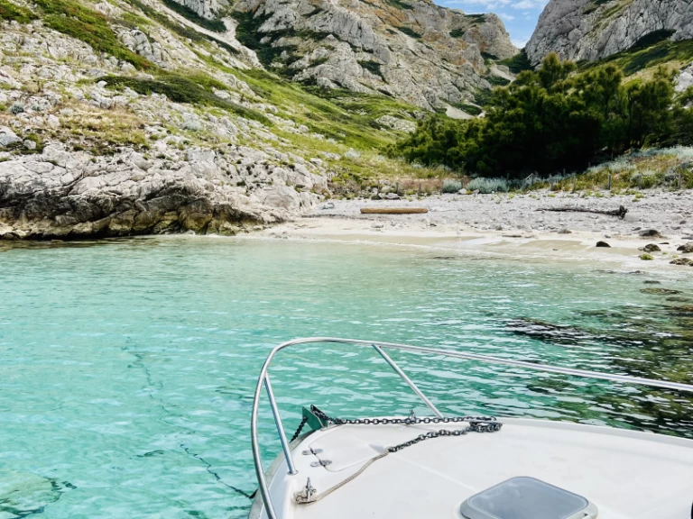 Uthyrning Motorbåt  B2 Marine med en båtlicens 