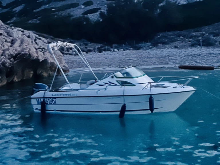 Hyr en B2 Marine Cap Ferret 550 Marseille 