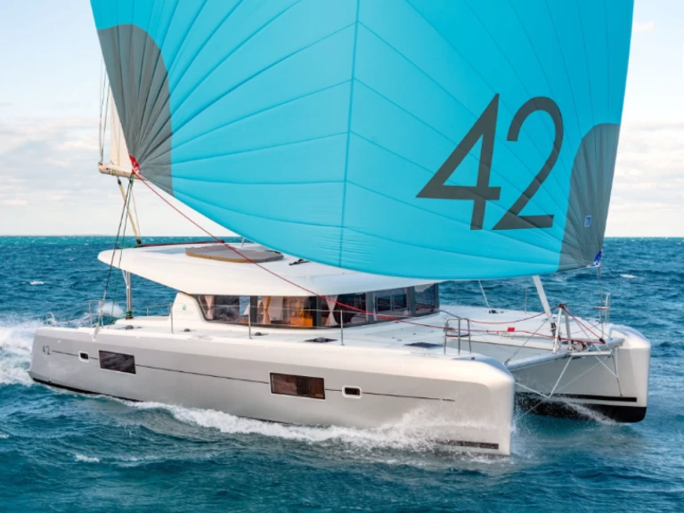 Lagoon Lagoon 42 charter bareboat eller skeppad i Propriano