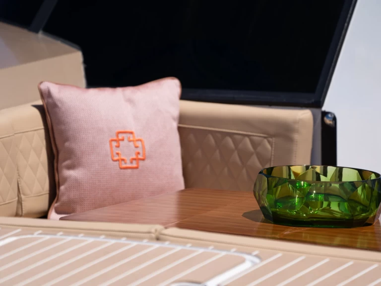 Hyr en House of Hütter  Moneypenny Ibiza Town 