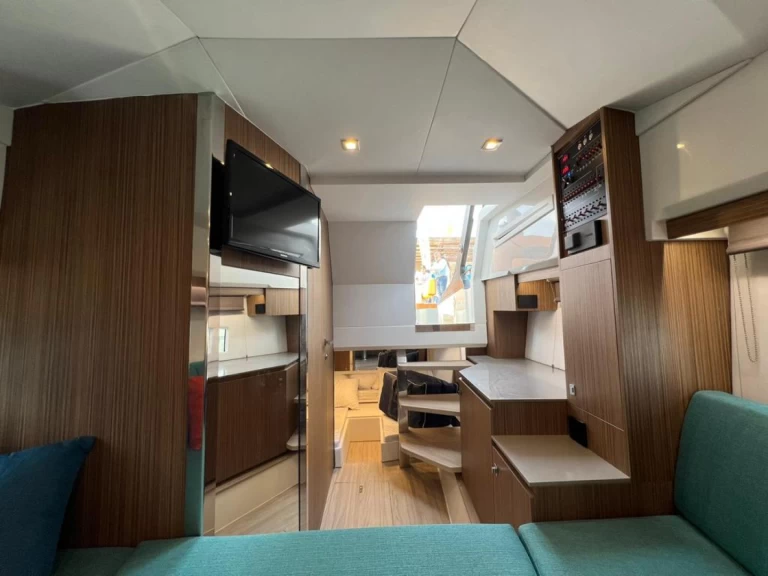 Hyr en FIM 340 REGINA Ibiza Town 