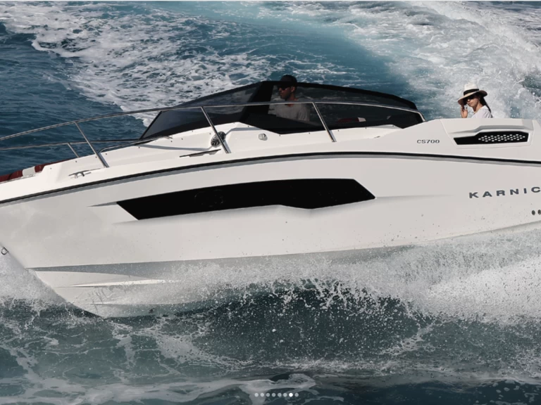 Uthyrning Motorbåt  Karnic med en båtlicens 