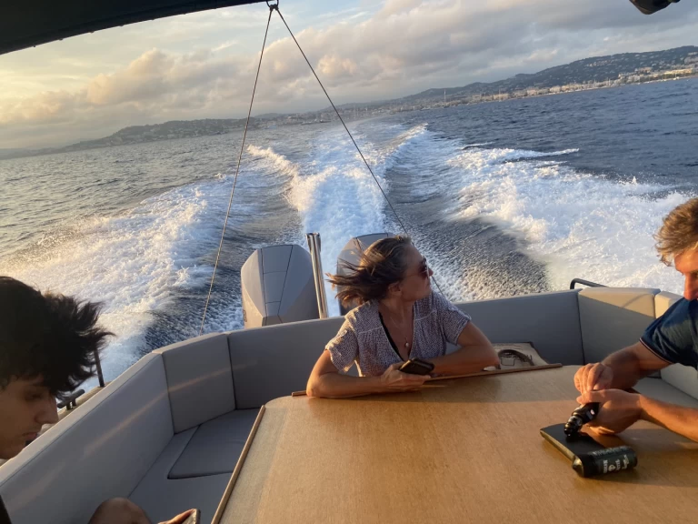 Hyra Motorbåt  med eller utan skeppare Beacher Port d'Arcachon 