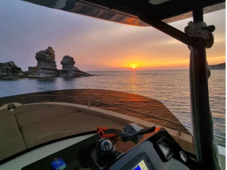 Hyra Motorbåt  med eller utan skeppare Astilux Sant Antoni de Portmany 
