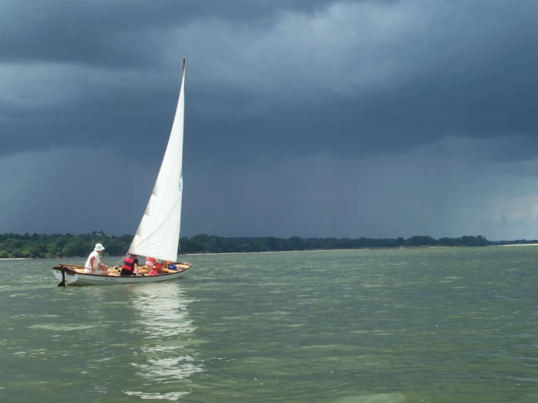 Hyra Segelbåt  med eller utan skeppare Canotage de France Nantes 