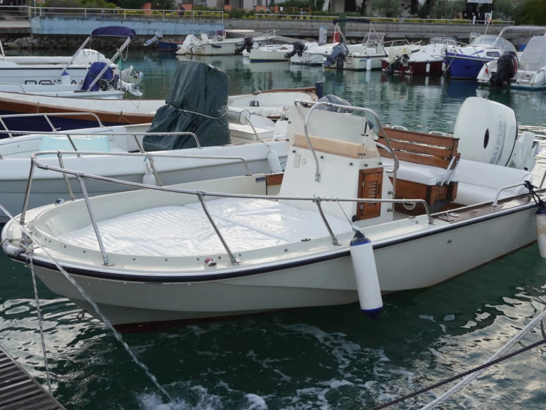Uthyrning La Spezia - Boston Whaler Boston Whaler 18 Outrage av Samboat 