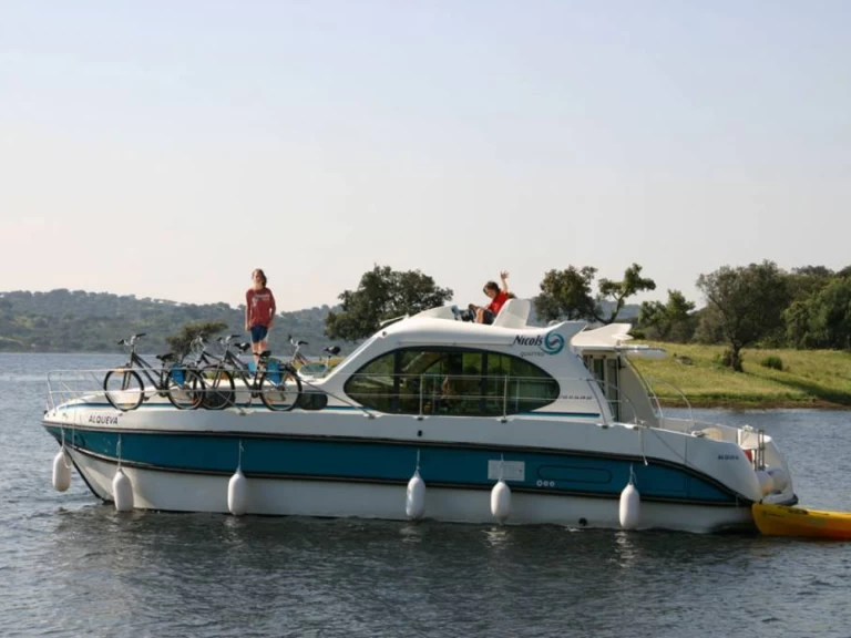 Yacht charter Cahors billig Quattro B