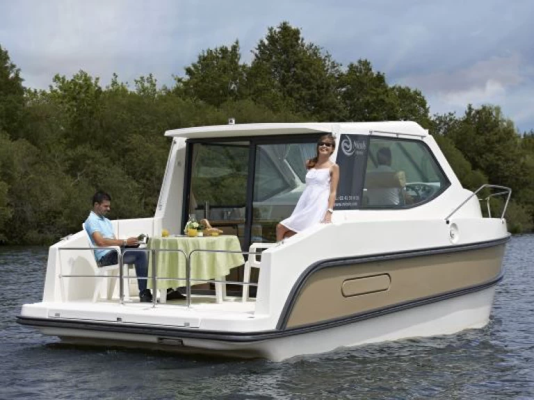 Yacht charter Joigny billig Primo