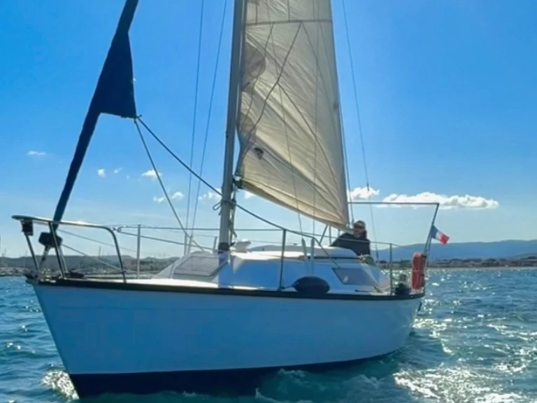 Dufour Dufour 1800 charter bareboat eller skeppad i Saint-Tropez