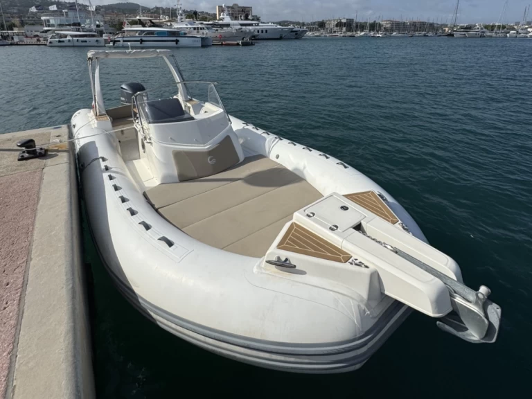 Uthyrning RIB i Golfe-Juan - Capelli Tempest 850 Open