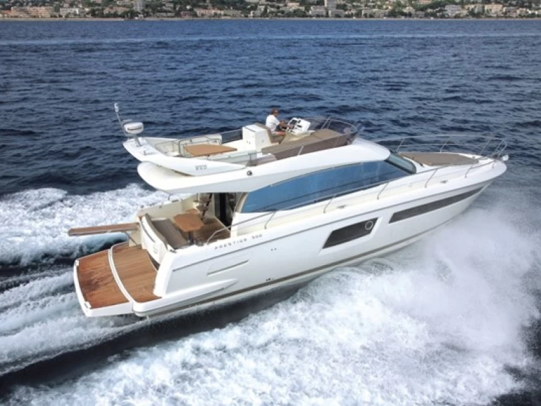 Yacht charter Port des Marines de Cogolin billig Prestige 500 Fly