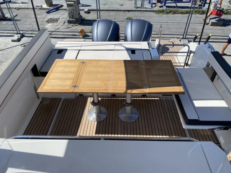 Uthyrning Motorbåt  i Port des Marines de Cogolin - Jeanneau Cap Camarat 10.5 WA