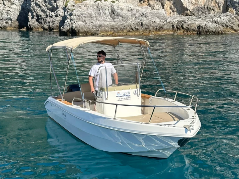 Motorbåt  för uthyrning Maiori till det bästa priset 