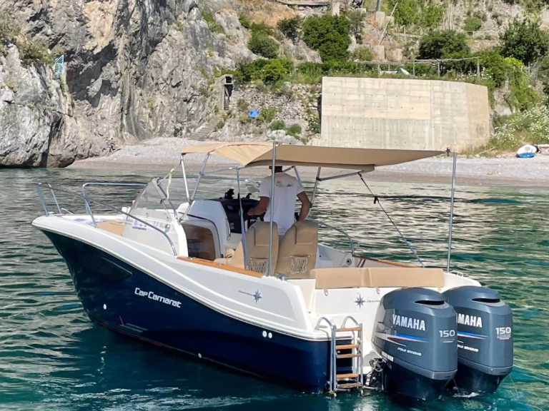 Jeanneau Cap Camarat 7.5 WA charter bareboat eller skeppad i Porto di Amalfi Marina Coppola
